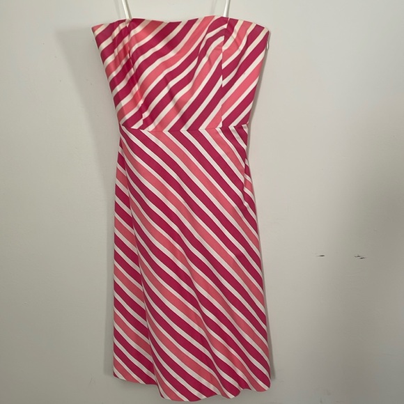 Ann Taylor Dresses & Skirts - Ann Taylor strapless mini